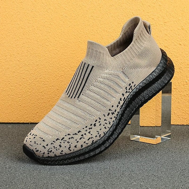 Breathable Men Casual Shoes Lightweight Outdoor Walking Sneakers Slip On Flats Vulcanized Shoes