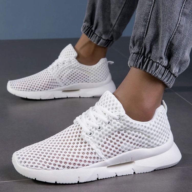 New White Mesh Breathable Lightweight Summer Shoes for Men