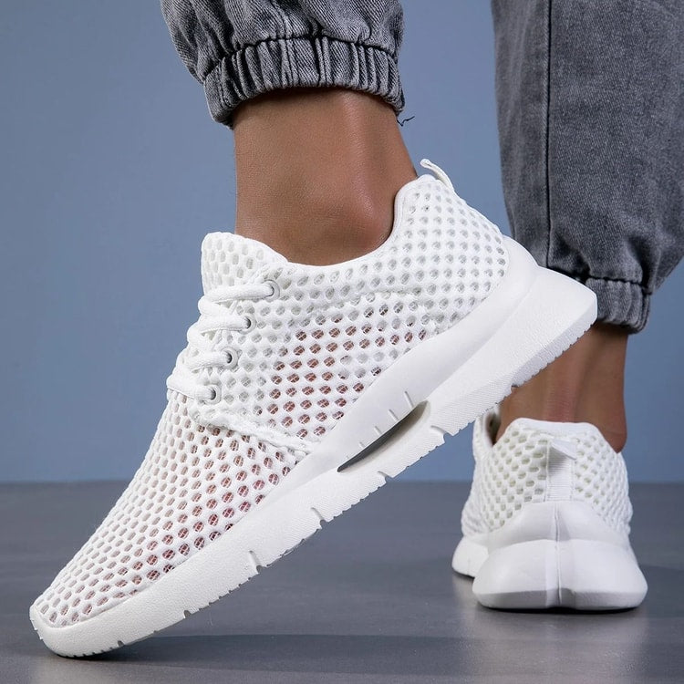 New White Mesh Breathable Lightweight Summer Shoes for Men
